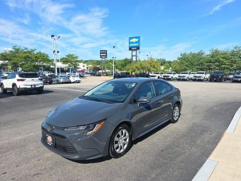 Used 2026 Toyota Corolla LE FWD image 6
