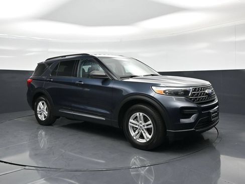 Certified 2023 Ford Explorer XLT RWD image 23