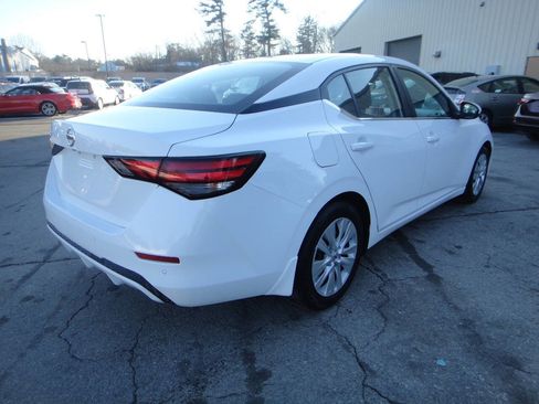 Used 2022 Nissan Sentra S image 4