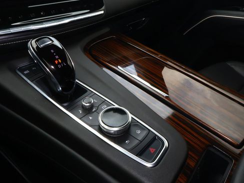 Used 2023 Cadillac Escalade Luxury w/ LPO, Illumination Package RWD image 30
