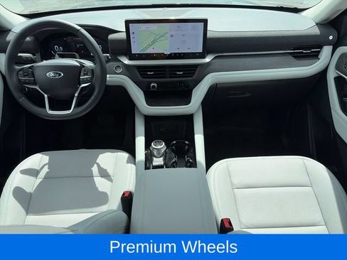 Used 2026 Ford Explorer Platinum w/ LUX Leather Package AWD/4WD image 13