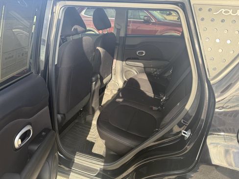 Used 2015 Kia Soul image 12