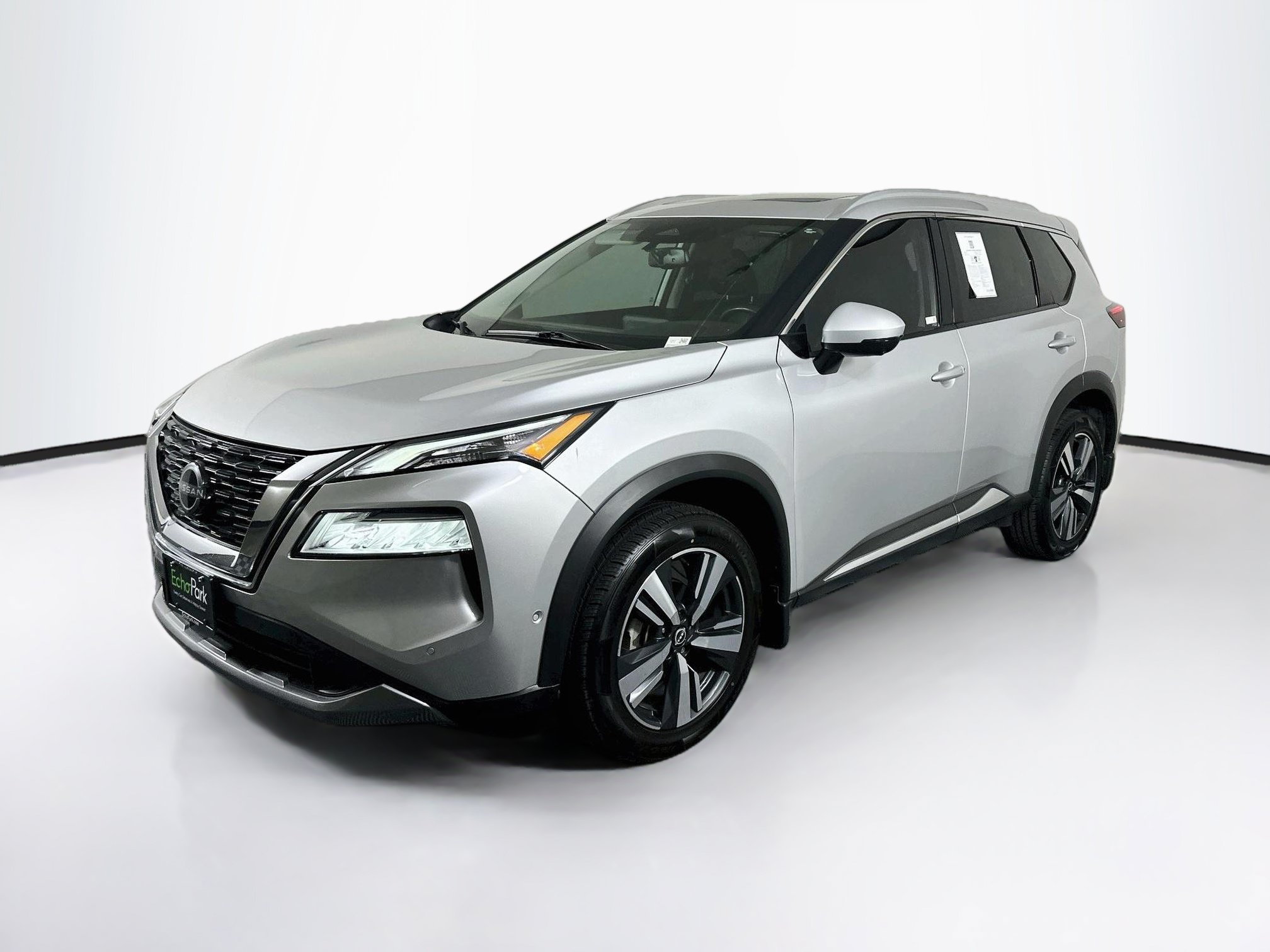 Used 2023 Nissan Rogue SL w/ SL Premium Package FWD image 3