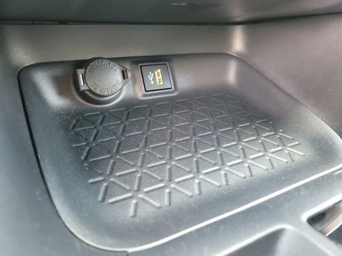 Used 2025 Toyota RAV4 LE AWD/4WD image 11