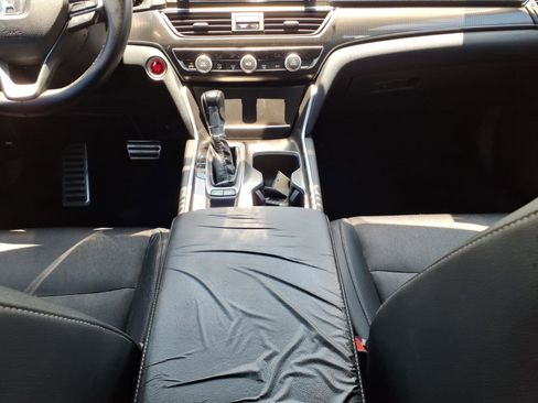 Used 2018 Honda Accord Sport image 18
