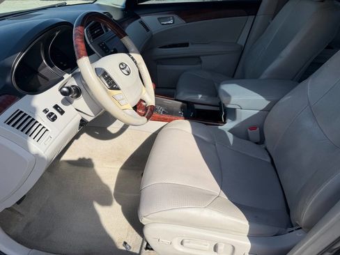 Used 2011 Toyota Avalon Limited image 14