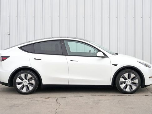 Used 2020 Tesla Model Y Long Range image 53