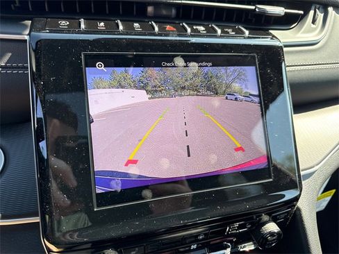 New 2025 Jeep Grand Cherokee Altitude image 3