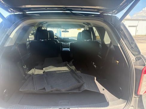 Used 2023 Ford Explorer XLT w/ Equipment Group 202A AWD/4WD image 12
