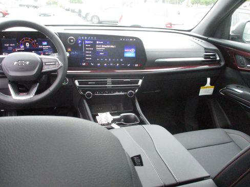 New 2026 Chevrolet Traverse Z71 w/ Driver Confidence Package image 15