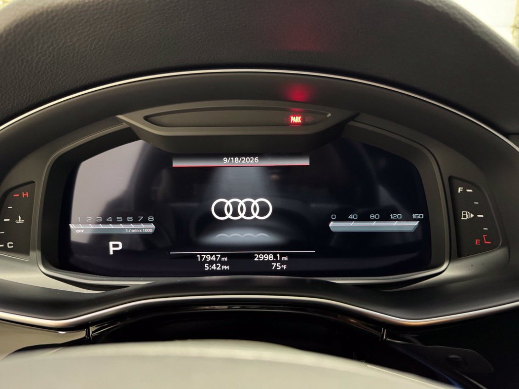 Used 2025 Audi SQ7 Prestige AWD/4WD image 16