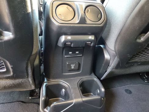 Used 2024 Jeep Wrangler Unlimited Rubicon AWD/4WD image 15