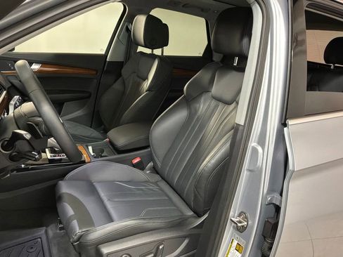 Used 2023 Audi Q5 e Premium w/ Convenience Package AWD/4WD image 7