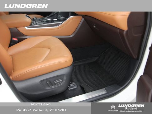 Used 2020 Toyota Highlander Platinum AWD/4WD image 24