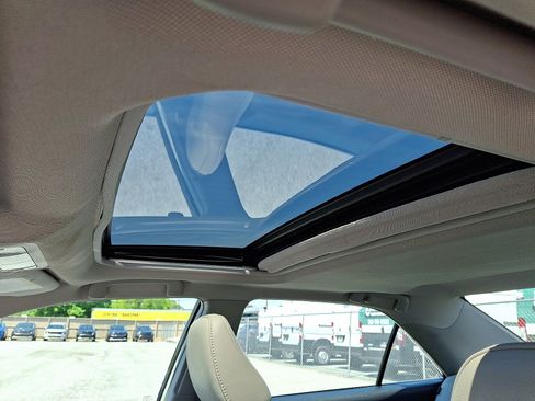 Used 2013 Toyota Camry XLE w/ Leather Pkg FWD image 15
