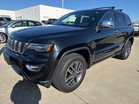 Used 2019 Jeep Grand Cherokee Limited w/ Luxury Group II image 3
