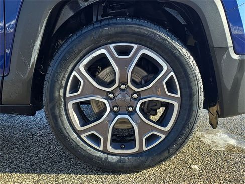 Used 2018 Jeep Renegade Limited image 34