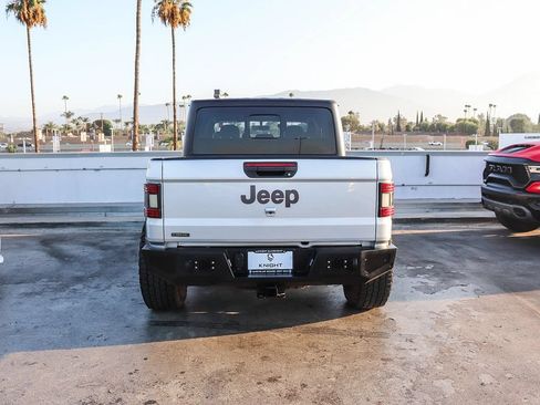 Used 2022 Jeep Gladiator Rubicon w/ Trailer Tow Package AWD/4WD image 8