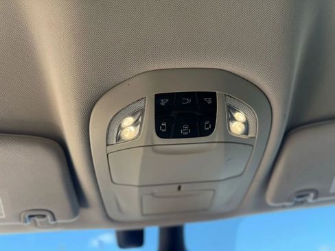 Used 2019 Chrysler Pacifica Touring Plus w/ Advanced Safetytec Group image 31