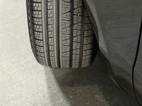 Certified 2021 Porsche Macan image 43