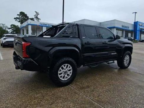 Used 2025 Toyota Tacoma SR5 image 8