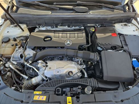 Used 2020 Mercedes-Benz GLB 250 image 15