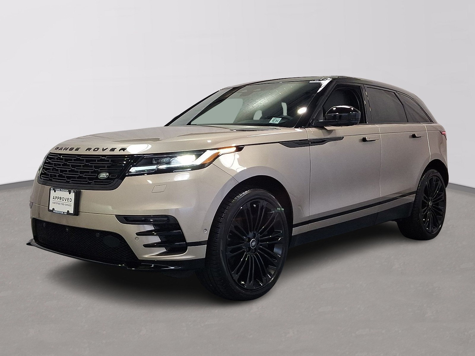 Certified 2026 Land Rover Range Rover Velar Dynamic SE AWD/4WD image 1