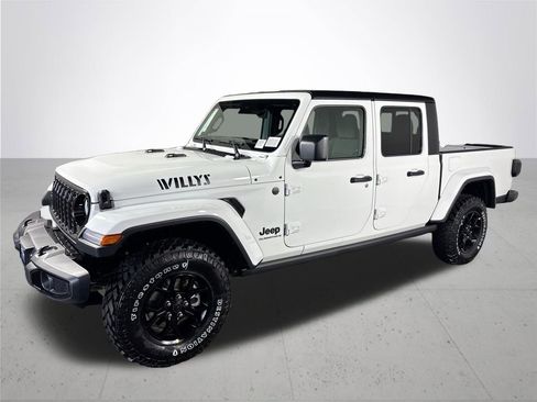 New 2025 Jeep Gladiator Willys image 2