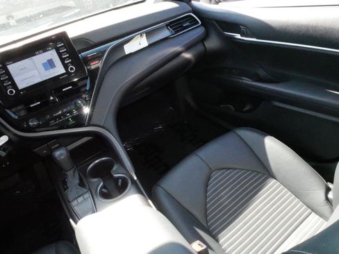 Certified 2023 Toyota Camry SE image 11