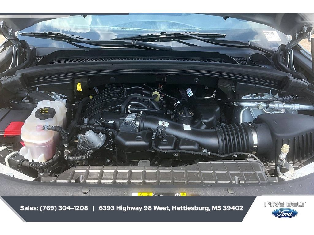 Used 2023 Jeep Grand Cherokee Altitude AWD/4WD image 10