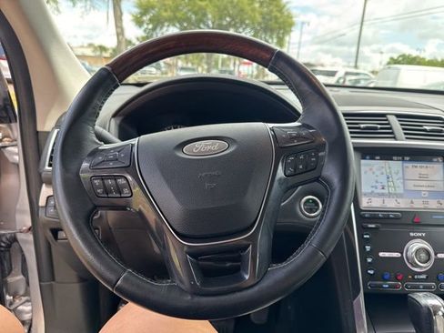 Used 2019 Ford Explorer Platinum AWD/4WD image 28