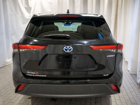 Used 2023 Toyota Highlander Bronze Edition image 5