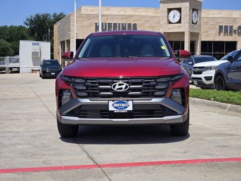 Certified 2025 Hyundai Tucson SE FWD image 2