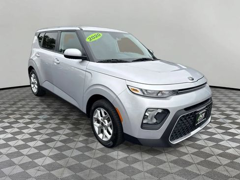 Used 2020 Kia Soul S FWD image 1