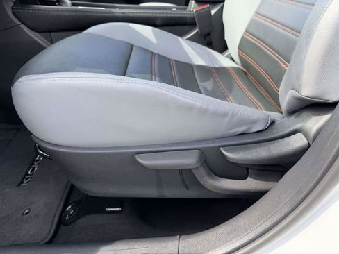 Used 2023 Nissan Kicks SR w/ SR Premium Package image 21