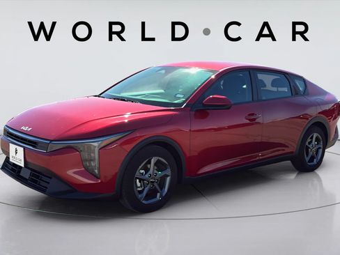Certified 2025 Kia K4 FWD image 11