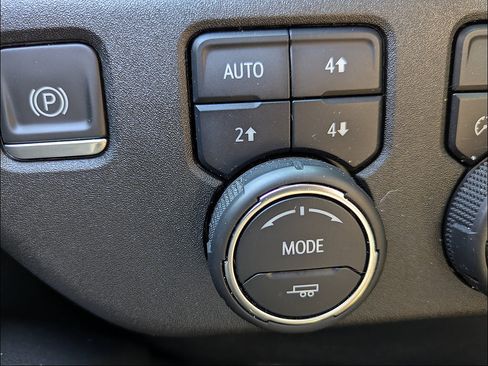 Used 2022 Chevrolet Silverado 1500 LTZ w/ Technology Package AWD/4WD image 22