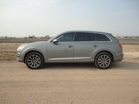 Used 2017 Audi Q7 3.0T Premium Plus w/ Premium Plus Package AWD/4WD image 2