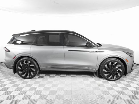 Used 2024 Lincoln Nautilus Black Label w/ Jet Appearance Package (87T) image 4