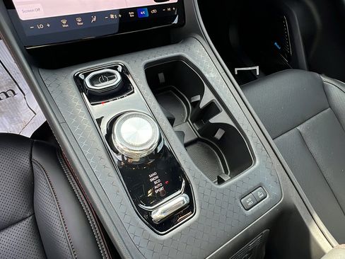 Used 2024 Jeep Wagoneer Launch Edition image 31