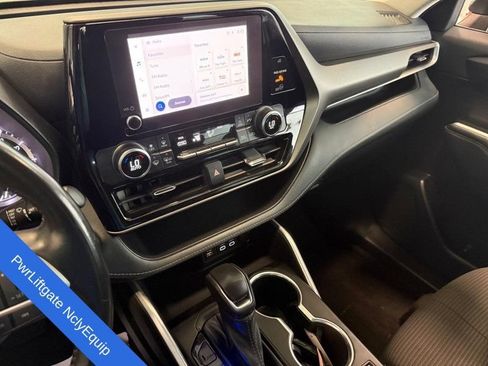 Used 2023 Toyota Highlander FWD image 27