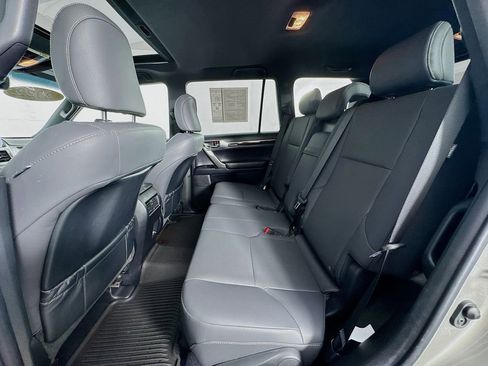 Used 2022 Lexus GX 460 w/ Accessory Package image 20