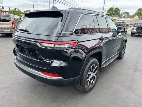 Used 2025 Jeep Grand Cherokee Limited AWD/4WD image 5