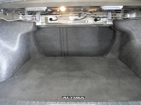 Used 2024 Nissan Altima 2.5 SR FWD image 23