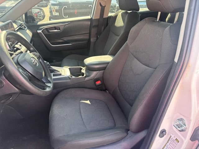 Used 2023 Toyota RAV4 XLE FWD image 11