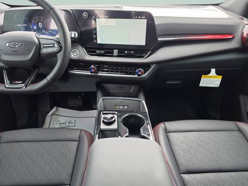 New 2026 Chevrolet Equinox RS w/ Convenience Package III FWD image 18