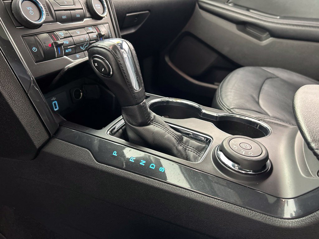 Used 2018 Ford Explorer XLT w/ Equipment Group 202A AWD/4WD image 16