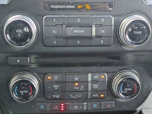 Used 2018 Ford F150 Lariat w/ Equipment Group 502A Luxury image 5