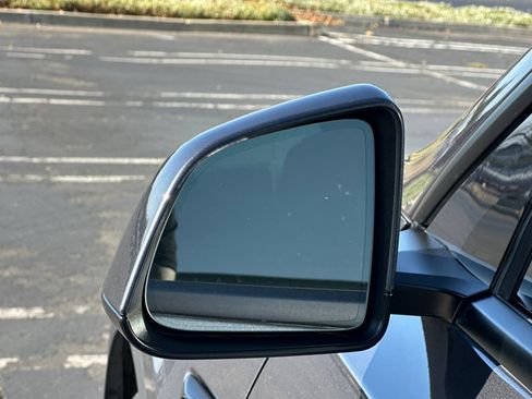 Used 2021 Tesla Model Y Long Range AWD/4WD image 51