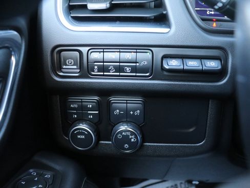 Used 2022 Chevrolet Tahoe Premier image 12